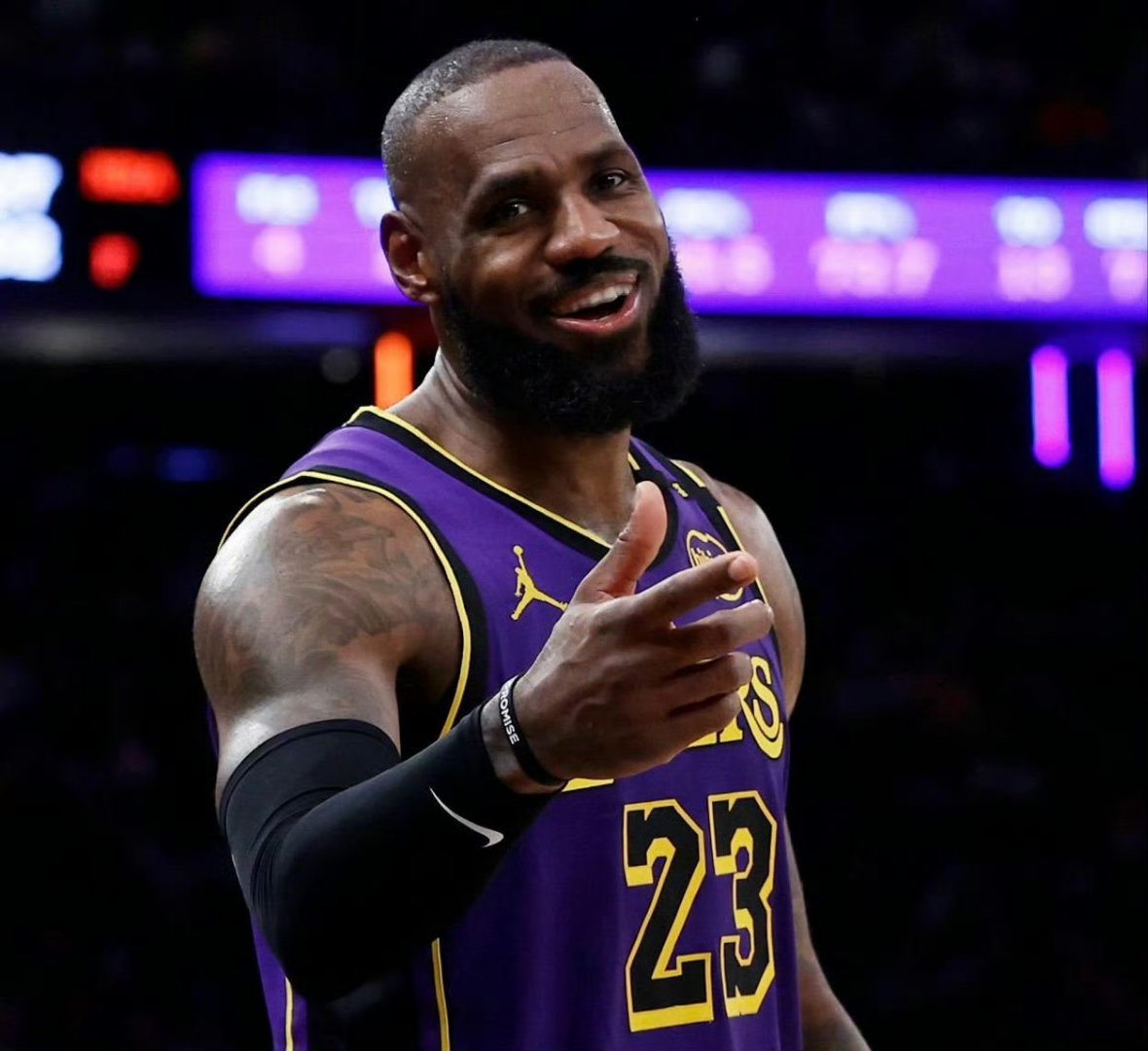 Karsa回归赛场,比分优势明显首场状态亮眼,快船观众沸腾!的简单介绍 Karsa回归赛场,比分优势明显首场状态亮眼,快船观众沸腾!的简单介绍