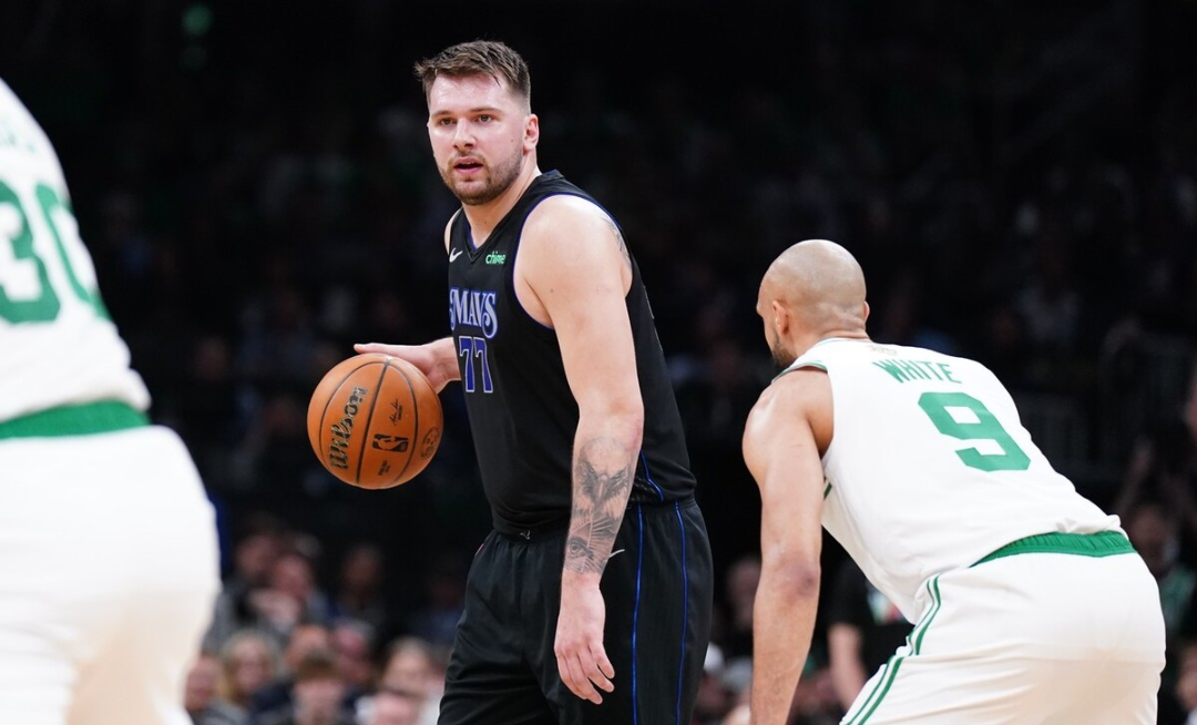 KAIYUN-东契奇回归赛场，大胜首场状态亮眼，日本队观众沸腾！的简单介绍