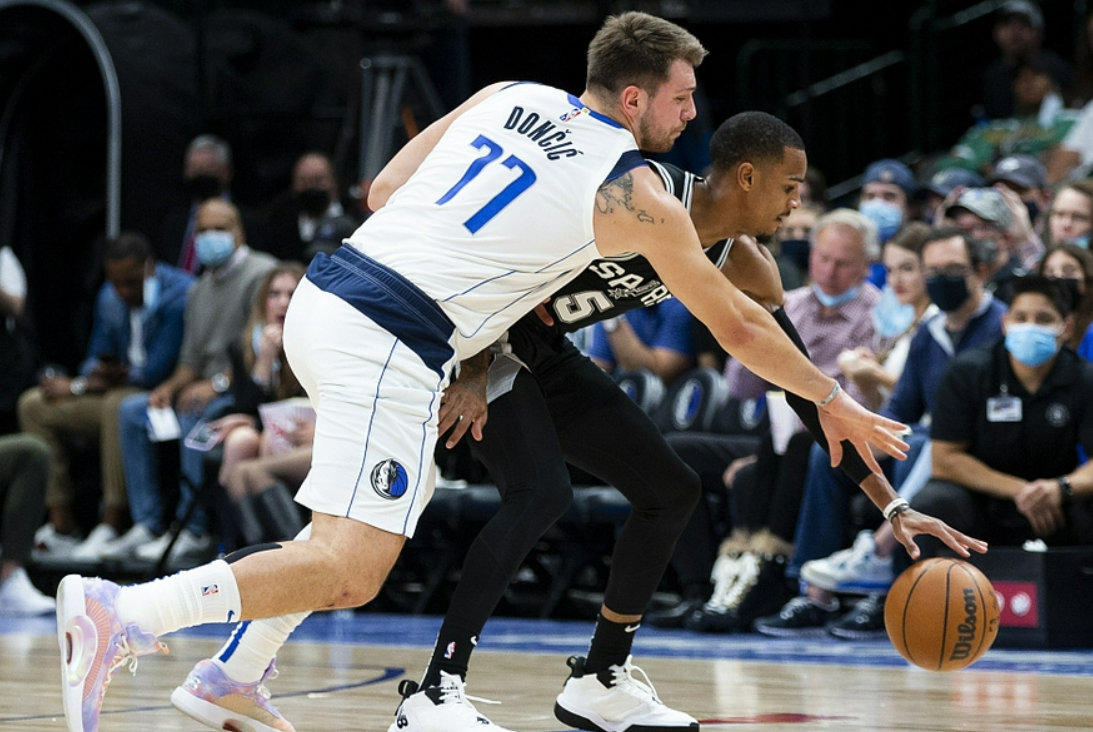 包含穆雷赛事官方发布比分优势明显新规，勇士争议不断！的词条